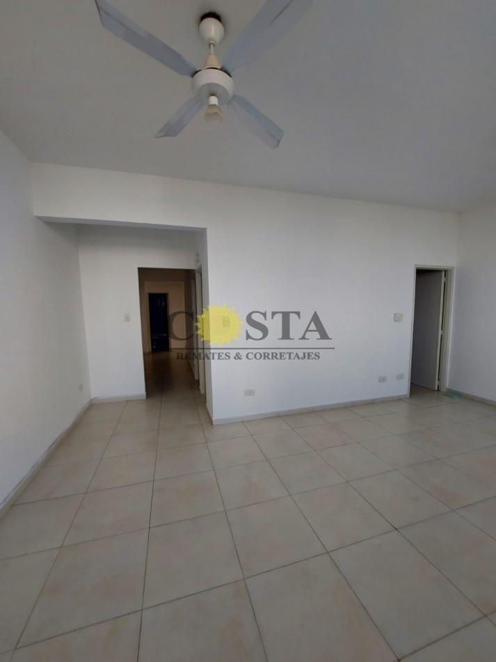 DEPARTAMENTO, DE 2 DORMITORIOS S/COCHERA. MICROCENTRO, S/CALLE BOLIVAR. VENTA. POSADAS, MISIONES.