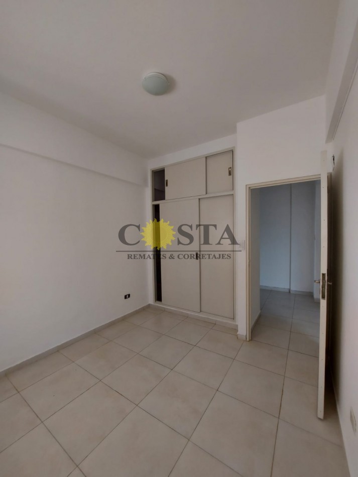 DEPARTAMENTO, DE 2 DORMITORIOS S/COCHERA. MICROCENTRO, S/CALLE BOLIVAR. VENTA. POSADAS, MISIONES.