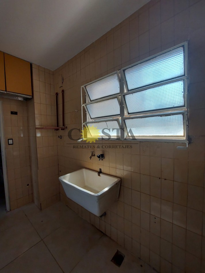 DEPARTAMENTO, DE 2 DORMITORIOS S/COCHERA. MICROCENTRO, S/CALLE BOLIVAR. VENTA. POSADAS, MISIONES.