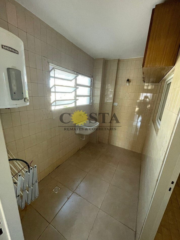 DEPARTAMENTO, DE 2 DORMITORIOS S/COCHERA. MICROCENTRO, S/CALLE BOLIVAR. VENTA. POSADAS, MISIONES.