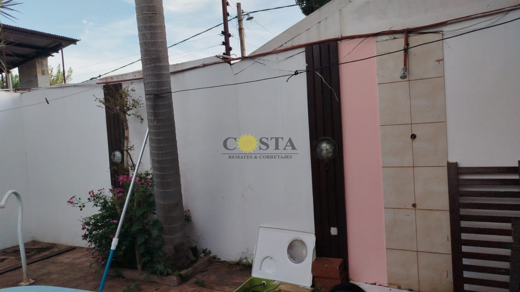 CASA DE 2 DORMITORIOS, COCHERA Y PISCINA, B° BELGRANO. POSADAS, MISIONES.