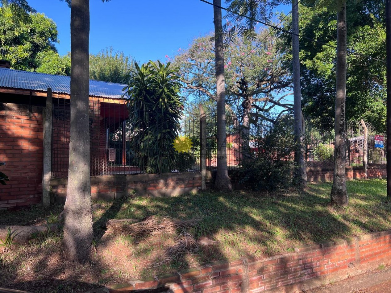 CASA DE 3 DORMITORIOS Y COCHERA, EN B° INDEPENDENCIA. VENTA. POSADAS, MISIONES