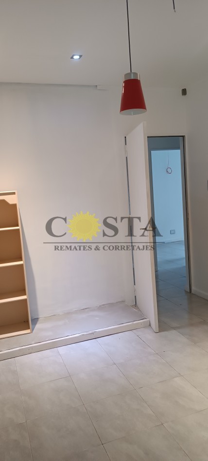 MODERNO CHALET CON COCHERAS, PISCINAS Y QUINCHO. POSADAS, MISIONES.