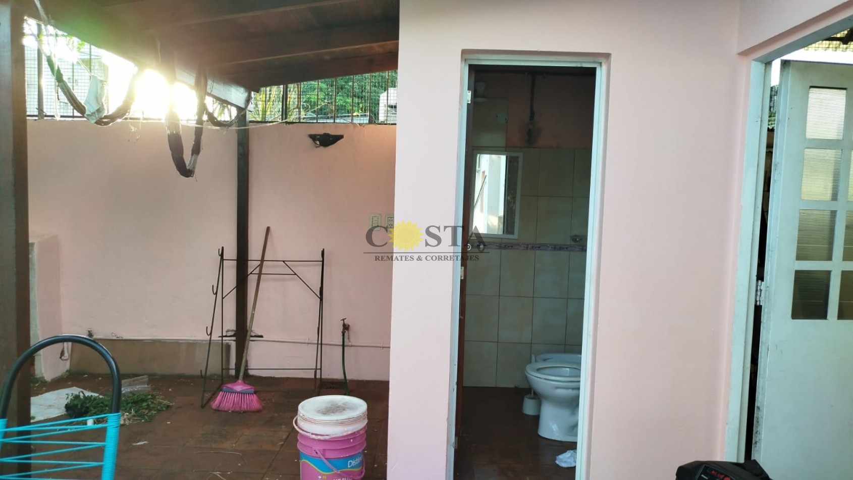 CASA DE 2 DORMITORIOS, COCHERA Y PISCINA, B° BELGRANO. POSADAS, MISIONES.