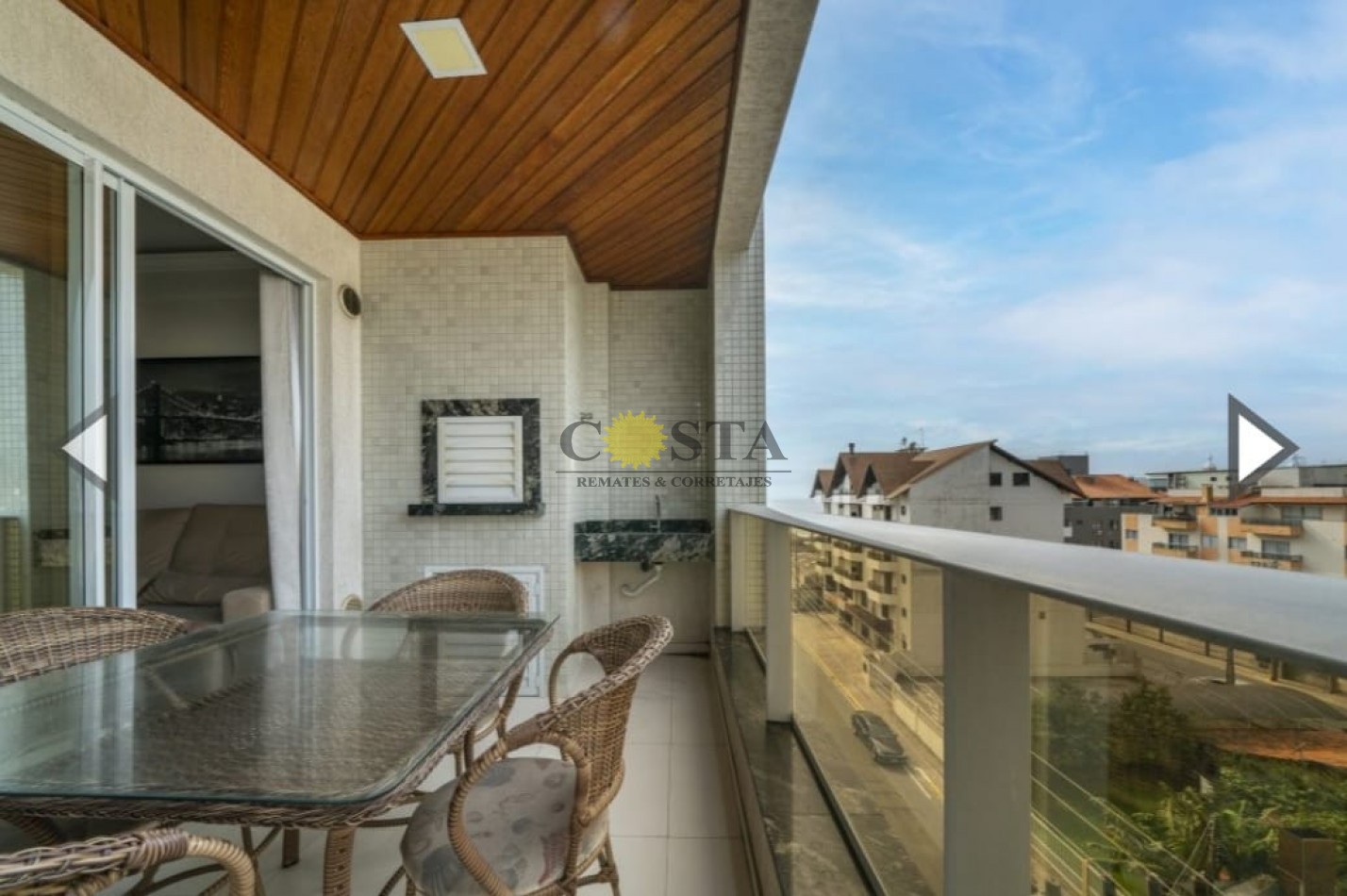 HERMOSO DEPARTAMENTO A 80 MTS. DEL MAR. BOMBAS. SANTA CATARINA. BRASIL