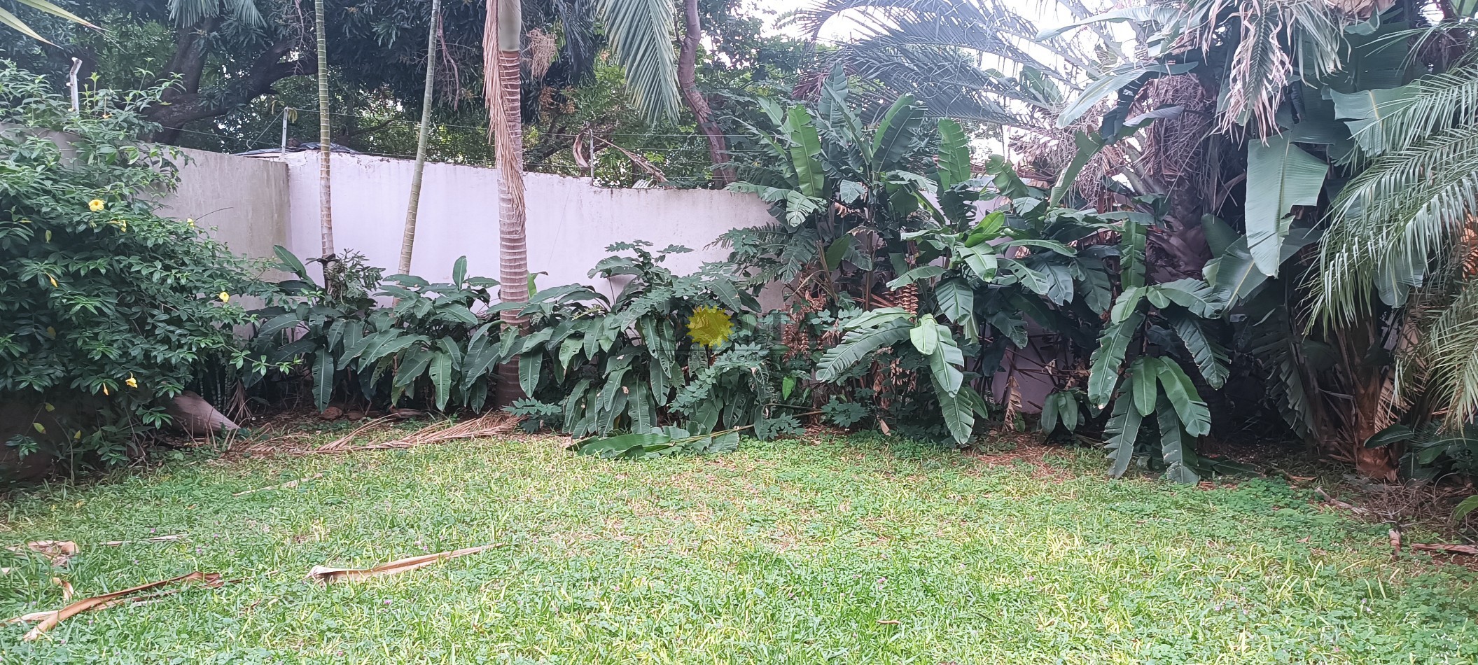 MODERNO CHALET CON COCHERAS, PISCINAS Y QUINCHO. POSADAS, MISIONES.