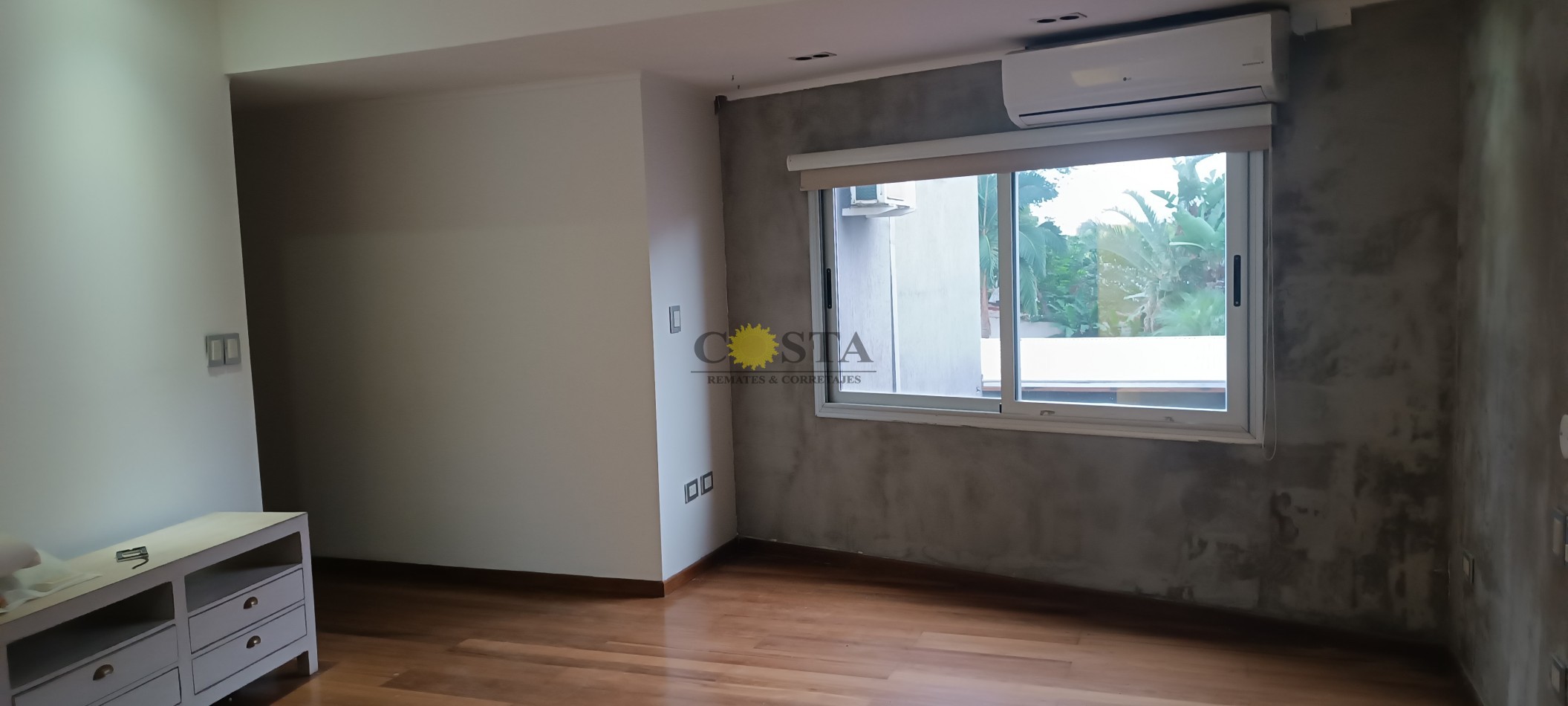 MODERNO CHALET CON COCHERAS, PISCINAS Y QUINCHO. POSADAS, MISIONES.