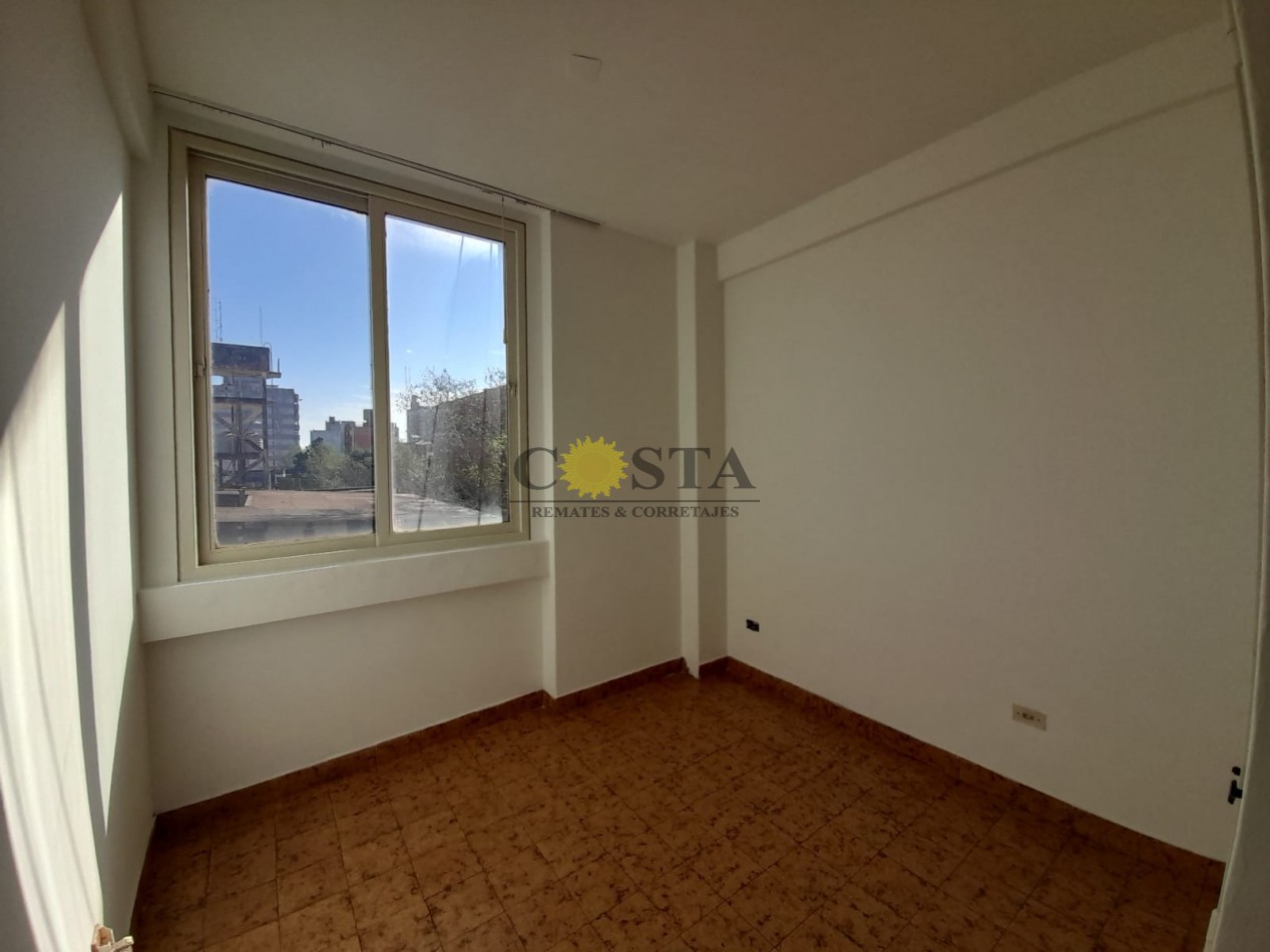 SEMIPISO MICROCENTRICO, S/BOLIVAR. VENTA. POSADAS, MISIONES.