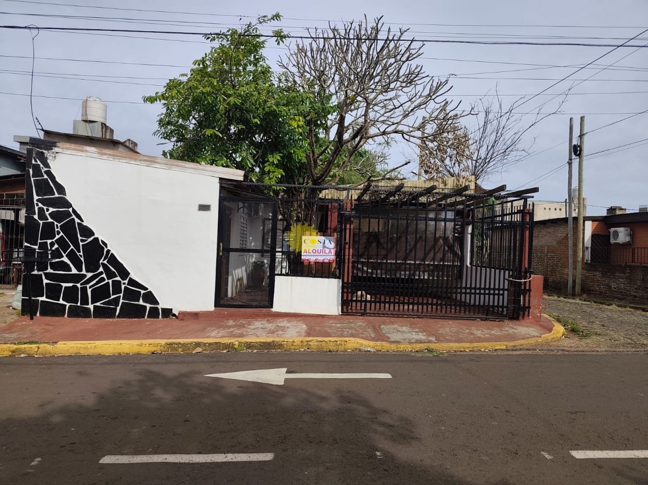 CASA DE 2 DORMITORIOS, COCHERA Y PISCINA, B° BELGRANO. POSADAS, MISIONES.