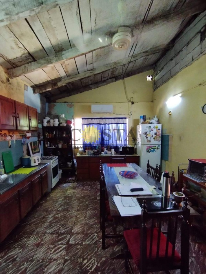 CASA DE 3 DORMITORIOS SOBRE GRAN LOTE. VILLA LANUS, POSADAS. MISIONES. VENTA.