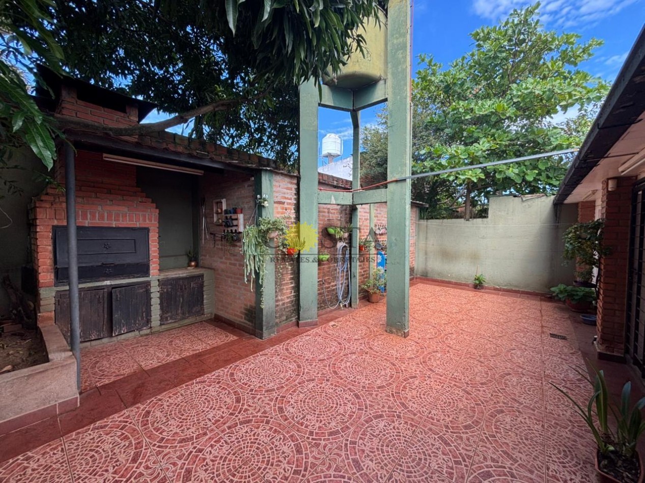 CASA DE 3 DORMITORIOS Y COCHERA EN BARRIO JUDICIAL, POSADAS, MISIONES. 