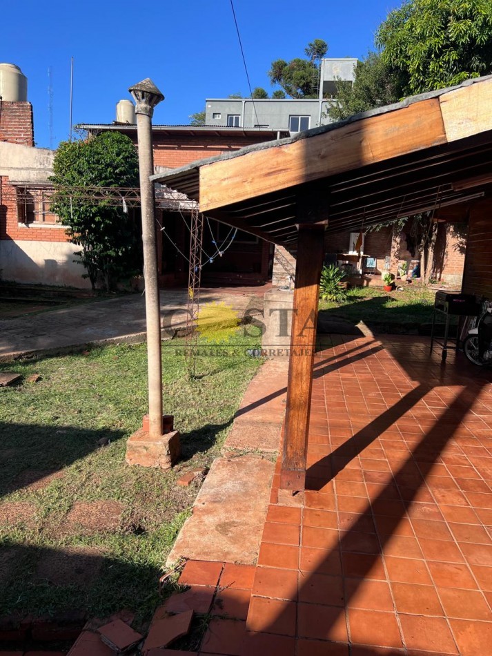 CASA DE 3 DORMITORIOS Y COCHERA, EN B° INDEPENDENCIA. VENTA. POSADAS, MISIONES