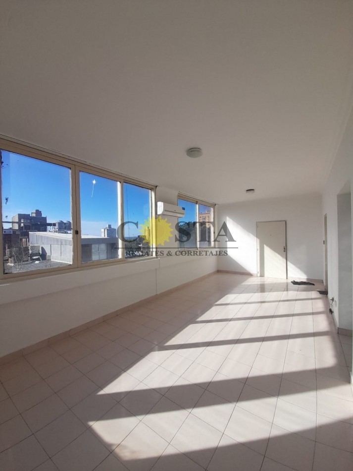 SEMIPISO MICROCENTRICO, S/BOLIVAR. VENTA. POSADAS, MISIONES.