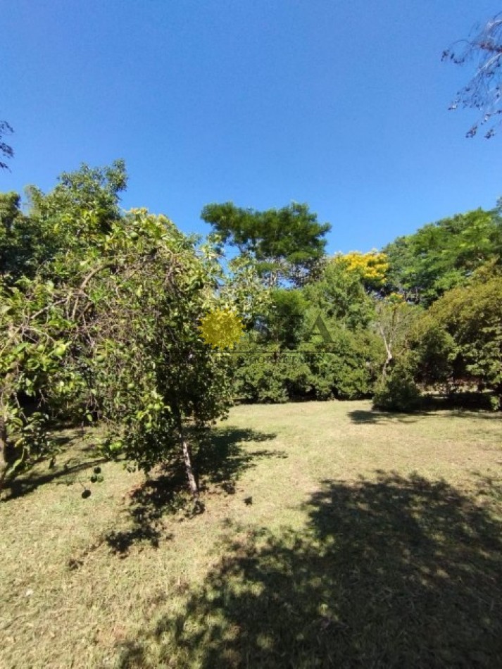 CASA DE 3 DORMITORIOS SOBRE GRAN LOTE. VILLA LANUS, POSADAS. MISIONES. VENTA.