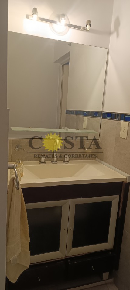 MODERNO CHALET CON COCHERAS, PISCINAS Y QUINCHO. POSADAS, MISIONES.