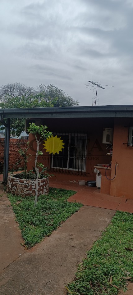AMPLIA CASA DE 3 DORMITORIOS, EN BARRIO 1° DE MAYO. POSADAS, MISIONES. VENTA.