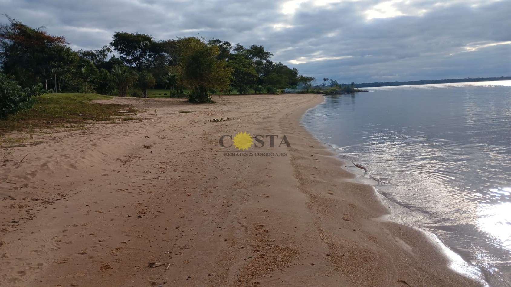 MAGNIFICA CASA A 50 MTS. DE PLAYA. VENTA. SANTA TECLA. ITUZAINGO. CORRIENTES