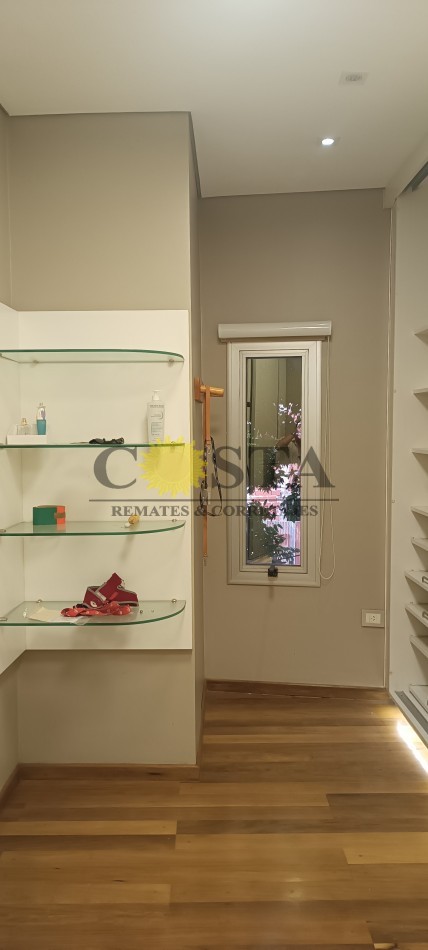 MODERNO CHALET CON COCHERAS, PISCINAS Y QUINCHO. POSADAS, MISIONES.