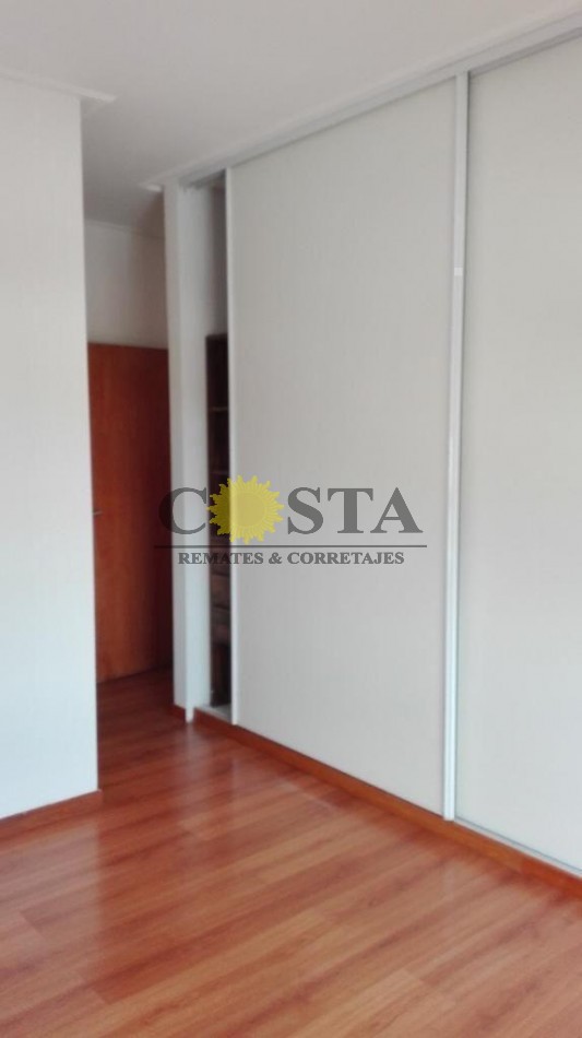 MAGNIFICO DEPARTAMENTO DE 2 DORM. Y COCHERA, EN EDIFICIO ALTOS DE POSADAS