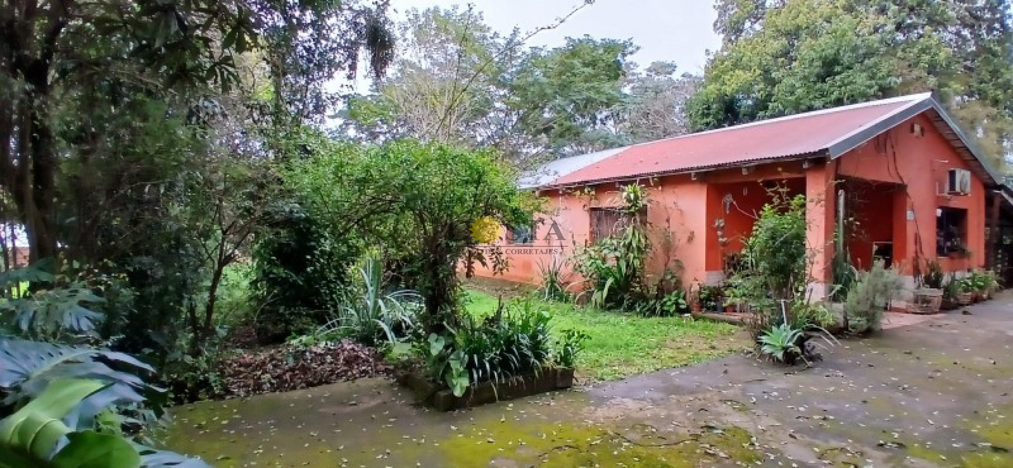 CASA DE 3 DORMITORIOS SOBRE GRAN LOTE. VILLA LANUS, POSADAS. MISIONES. VENTA.