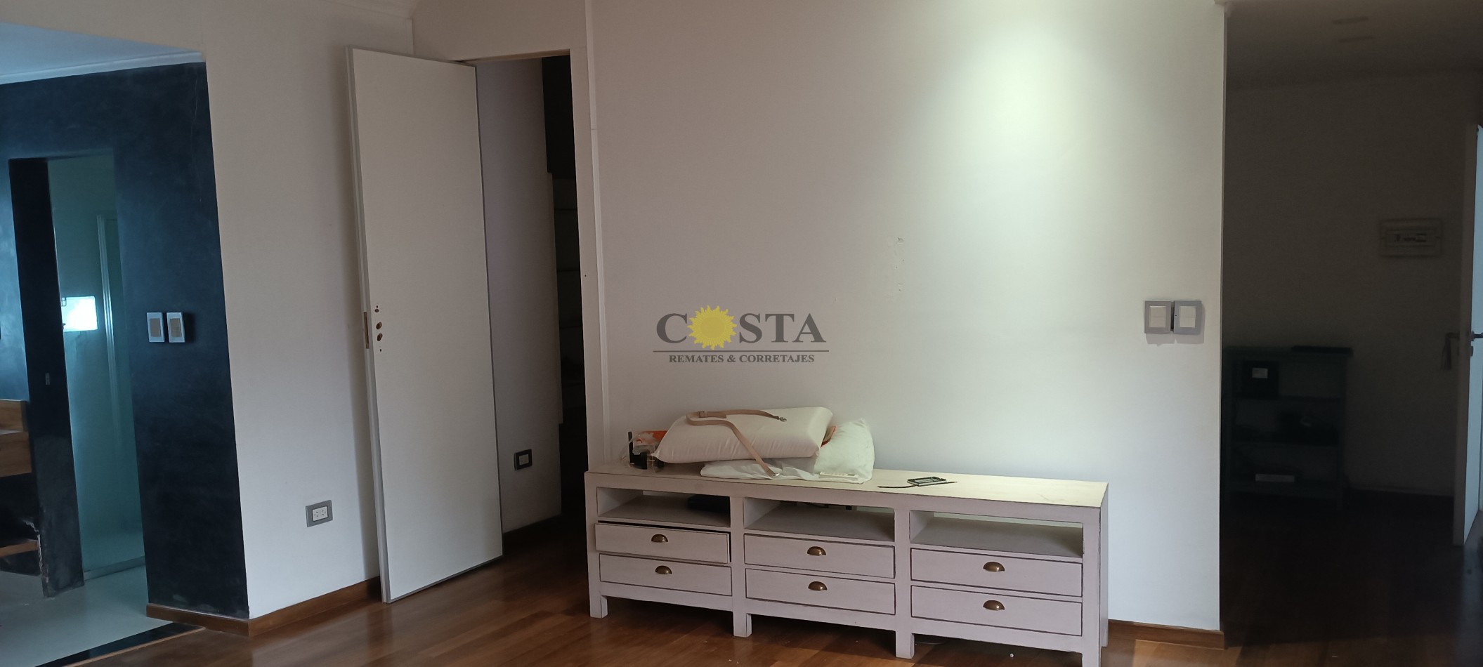 MODERNO CHALET CON COCHERAS, PISCINAS Y QUINCHO. POSADAS, MISIONES.