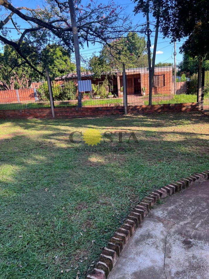 CASA DE 3 DORMITORIOS Y COCHERA, EN B° INDEPENDENCIA. VENTA. POSADAS, MISIONES