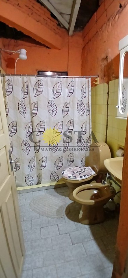 CASA DE 3 DORMITORIOS SOBRE GRAN LOTE. VILLA LANUS, POSADAS. MISIONES. VENTA.