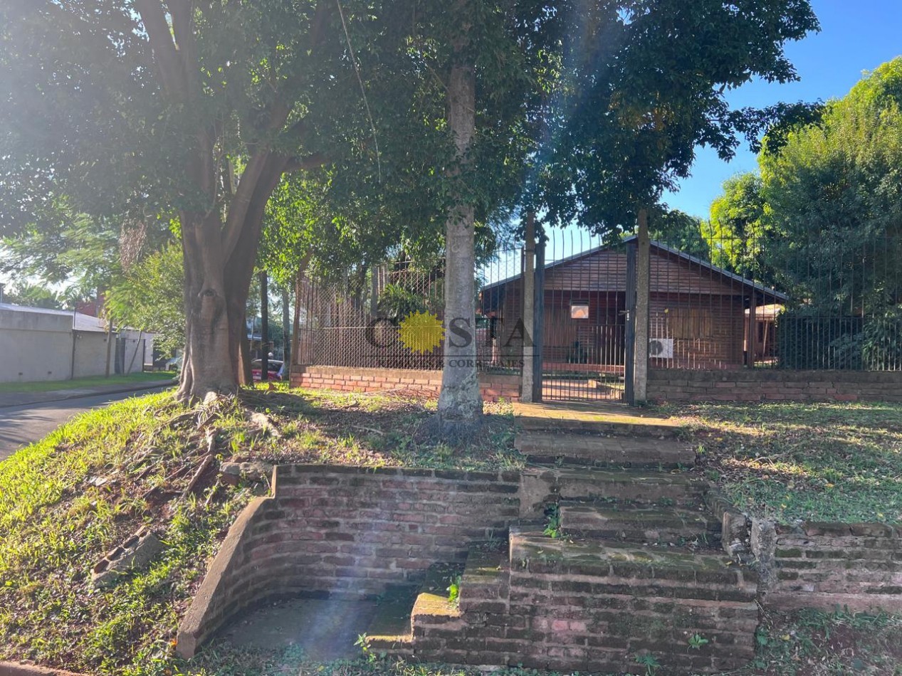 CASA DE 3 DORMITORIOS Y COCHERA, EN B° INDEPENDENCIA. VENTA. POSADAS, MISIONES