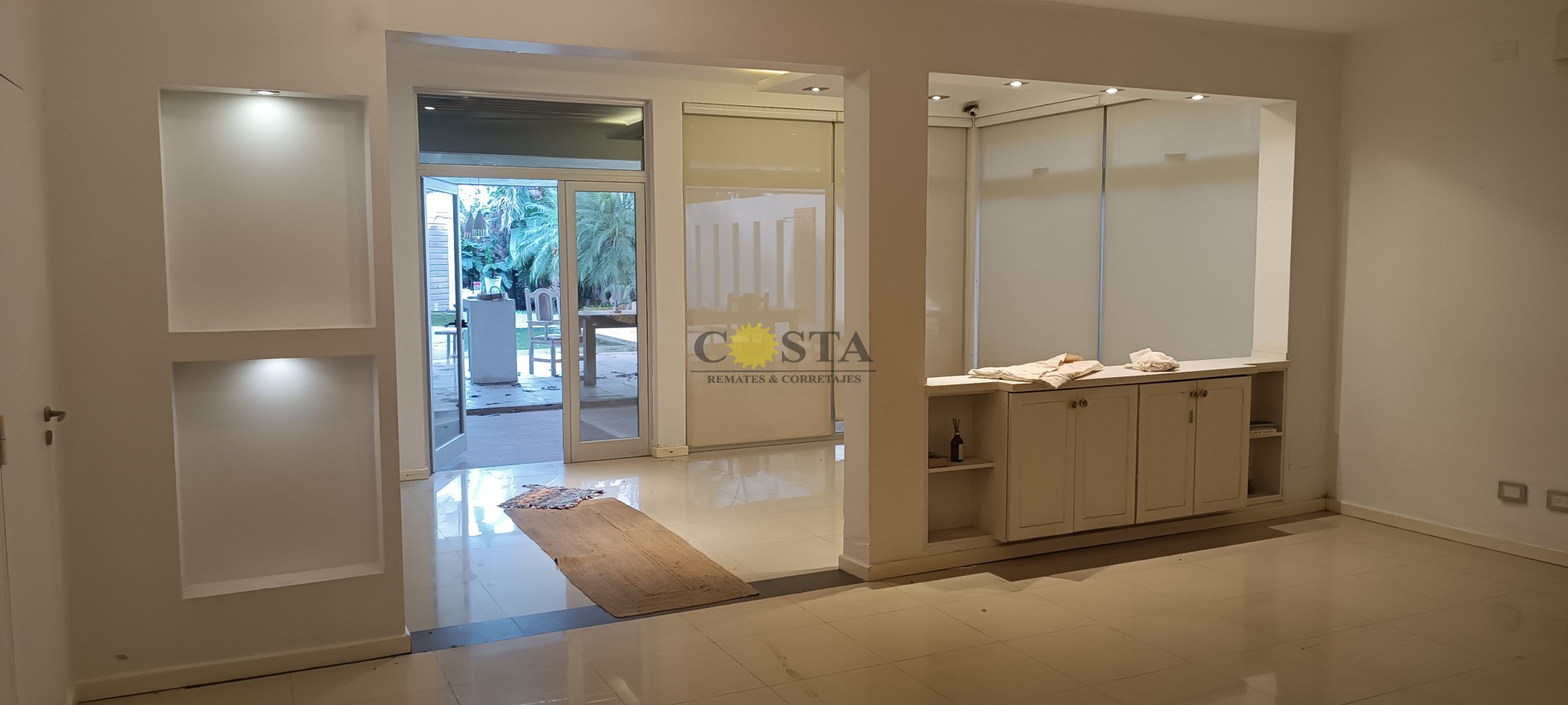 MODERNO CHALET CON COCHERAS, PISCINAS Y QUINCHO. POSADAS, MISIONES.