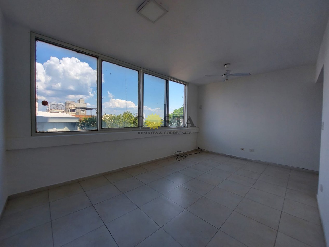 DEPARTAMENTO, DE 2 DORMITORIOS S/COCHERA. MICROCENTRO, S/CALLE BOLIVAR. VENTA. POSADAS, MISIONES.