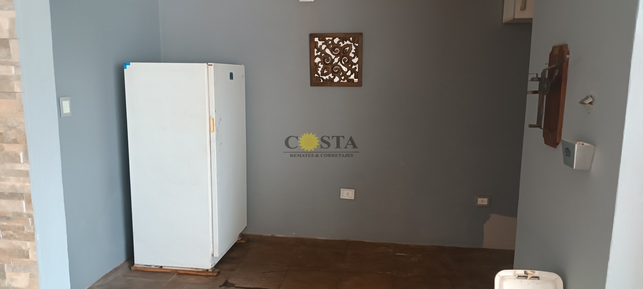 MODERNO CHALET CON COCHERAS, PISCINAS Y QUINCHO. POSADAS, MISIONES.