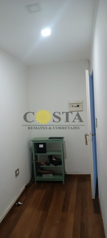 MODERNO CHALET CON COCHERAS, PISCINAS Y QUINCHO. POSADAS, MISIONES.