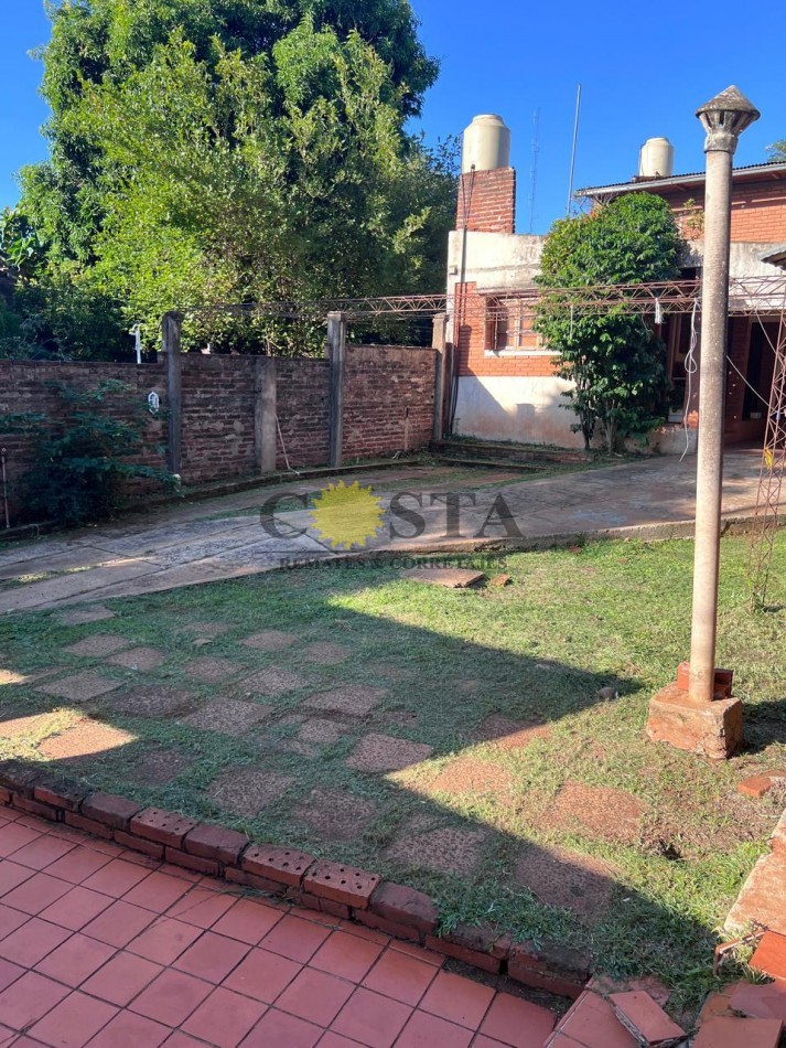 CASA DE 3 DORMITORIOS Y COCHERA, EN B° INDEPENDENCIA. VENTA. POSADAS, MISIONES