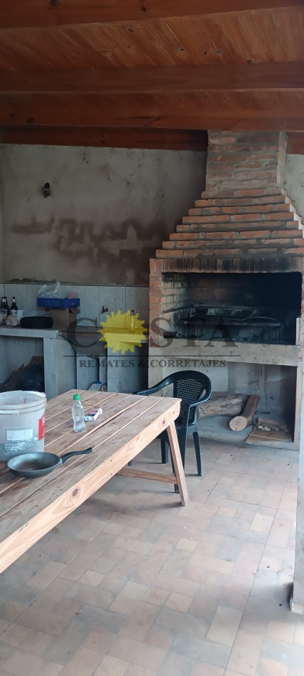 AMPLIA CASA DE 3 DORMITORIOS, EN BARRIO 1° DE MAYO. POSADAS, MISIONES. VENTA.