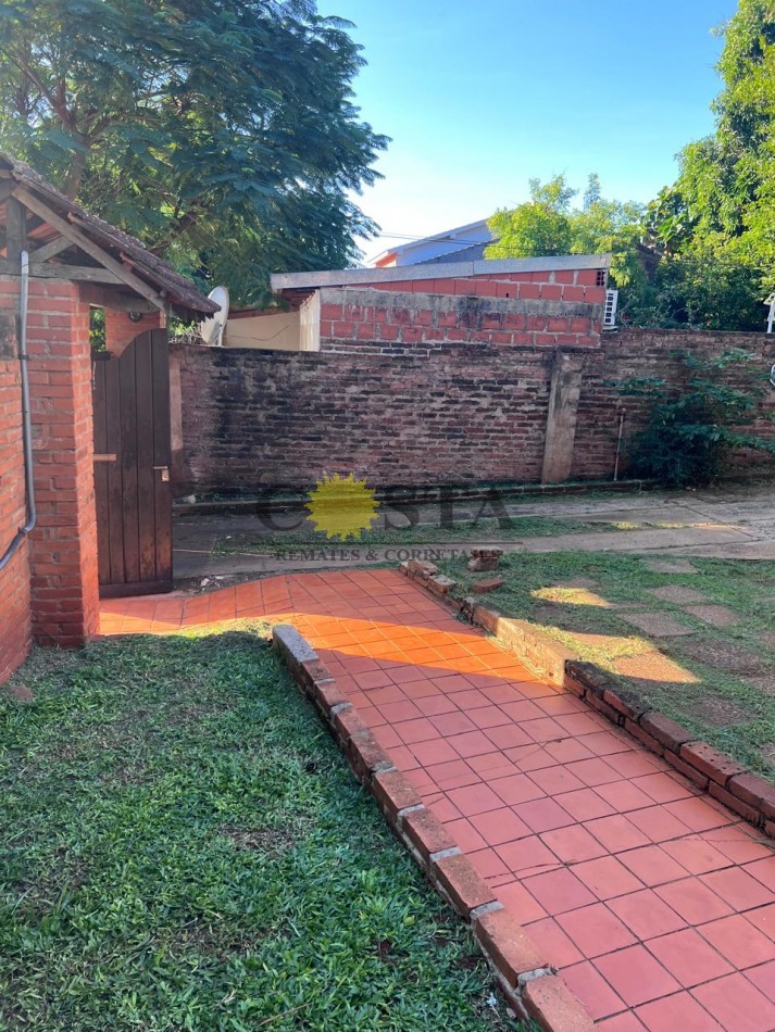 CASA DE 3 DORMITORIOS Y COCHERA, EN B° INDEPENDENCIA. VENTA. POSADAS, MISIONES