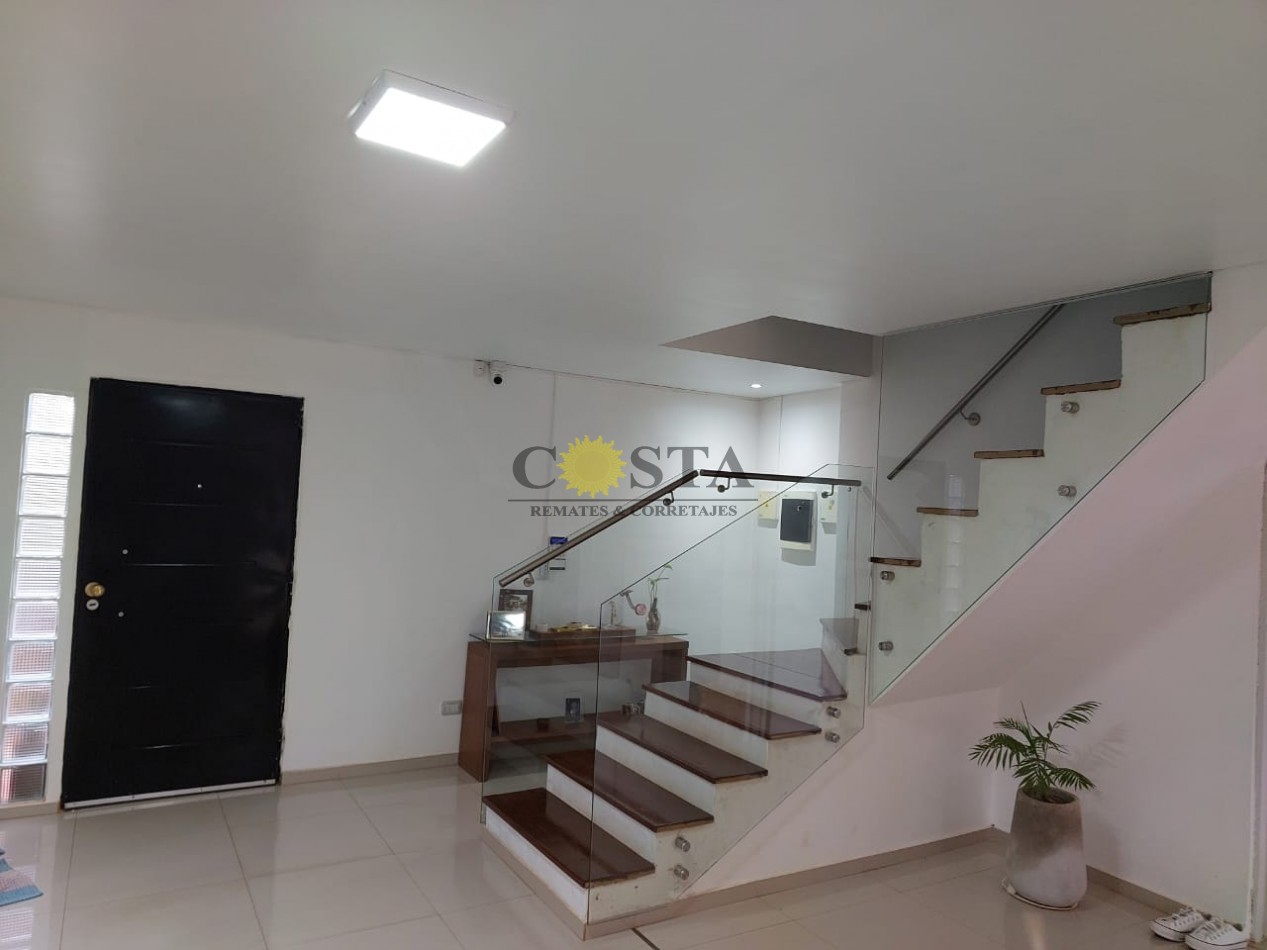 BELLO CHALET DE 3 DORMITORIOS, EN JARDIN AMERICA. MISIONES