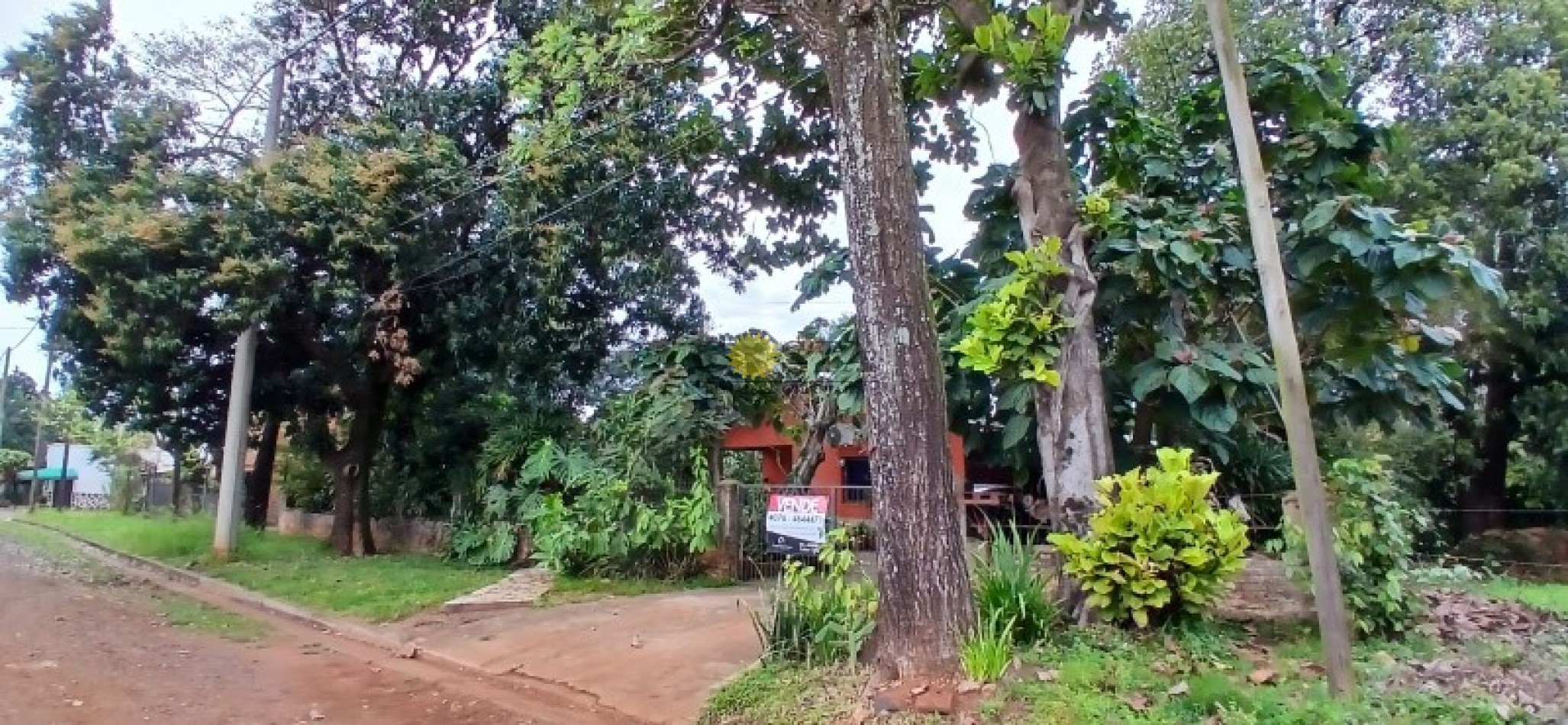CASA DE 3 DORMITORIOS SOBRE GRAN LOTE. VILLA LANUS, POSADAS. MISIONES. VENTA.