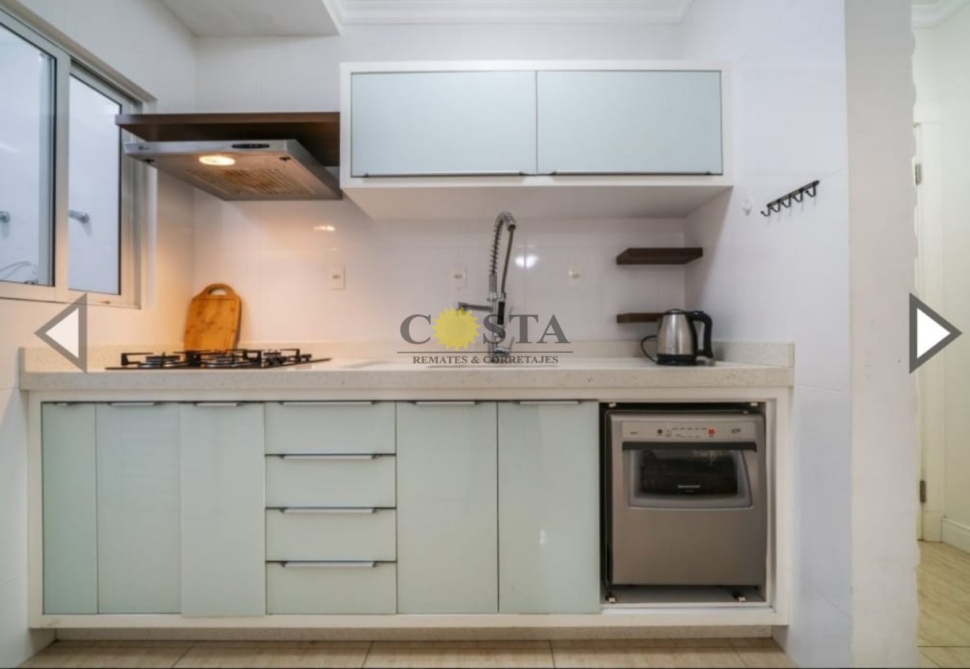 HERMOSO DEPARTAMENTO A 80 MTS. DEL MAR. BOMBAS. SANTA CATARINA. BRASIL