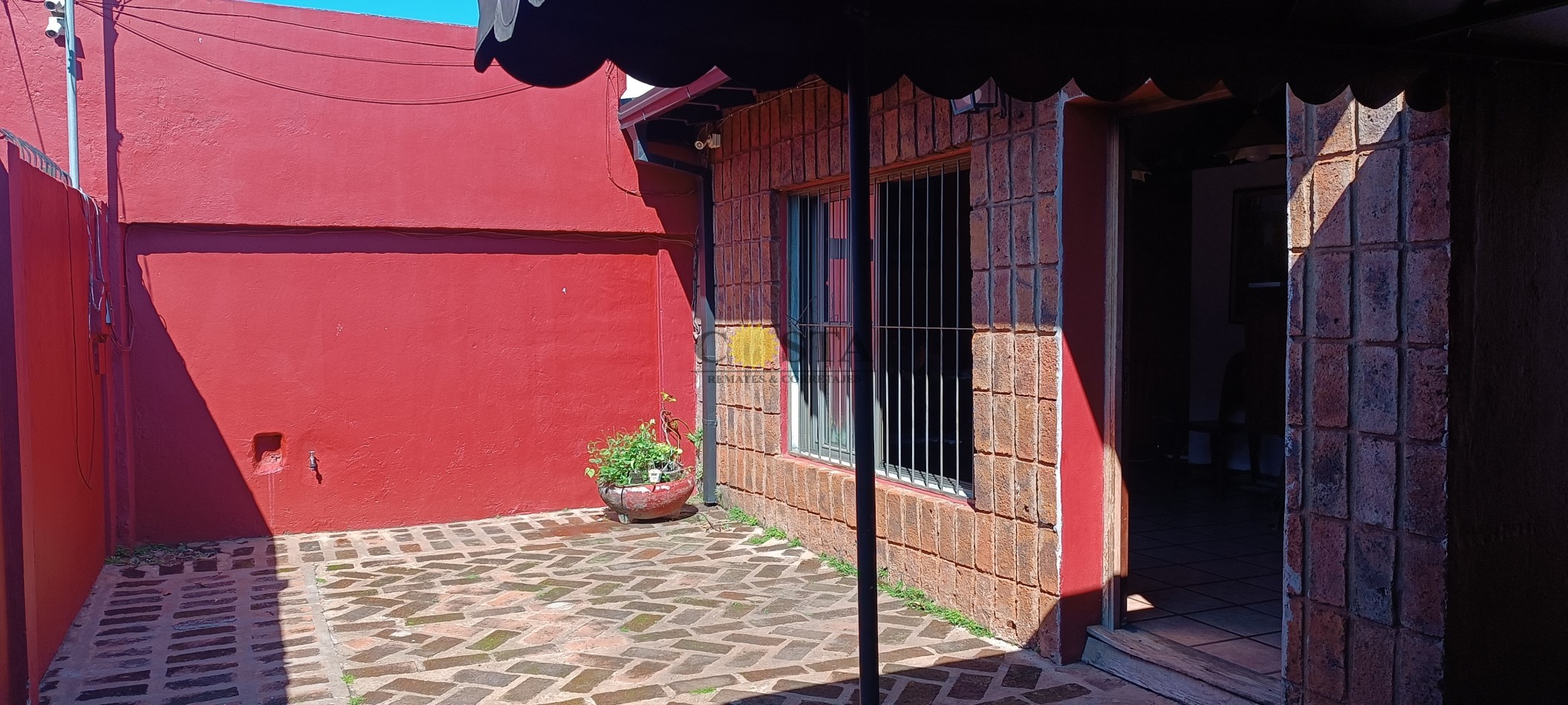 CASA DE 3 DORMITORIOS Z/AVILA Y ANTONIO LLAMAS. POSADAS. MISIONES. VENTA.