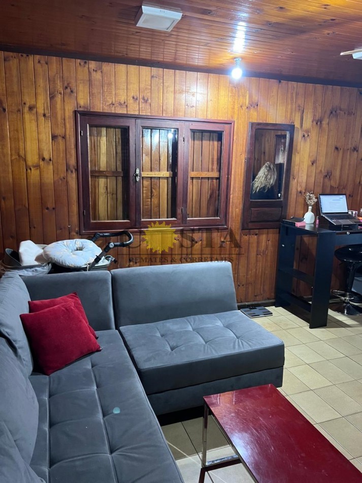 CASA DE 3 DORMITORIOS Y COCHERA, EN B° INDEPENDENCIA. VENTA. POSADAS, MISIONES