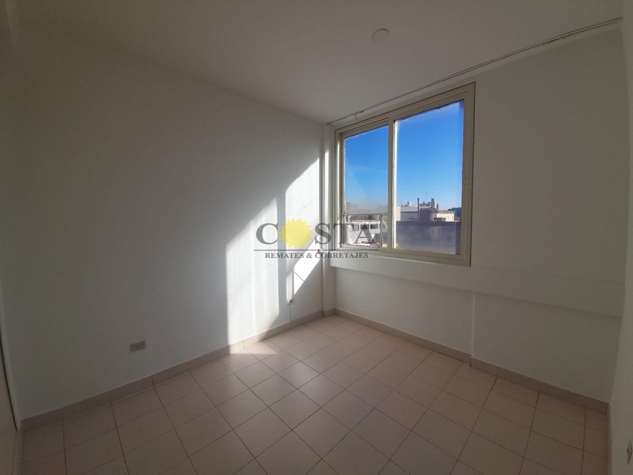 SEMIPISO MICROCENTRICO, S/BOLIVAR. VENTA. POSADAS, MISIONES.