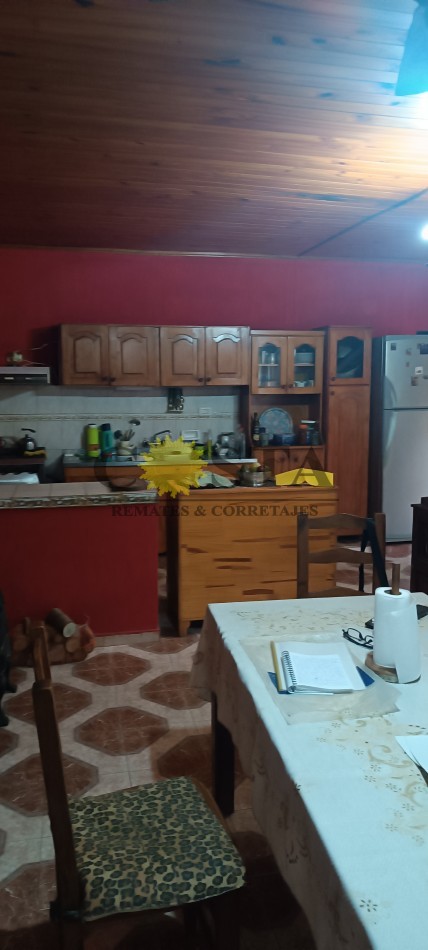 AMPLIA CASA DE 3 DORMITORIOS, EN BARRIO 1° DE MAYO. POSADAS, MISIONES. VENTA.