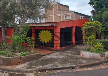 ESQUINA A 50 MTS. DE COSTANERA C/2 VIVENDAS A RECICLAR. VENTA. POSADAS, MISIONES