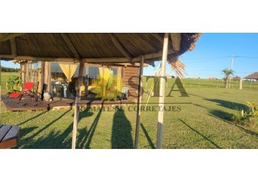 CABAÑA FRENTE A PLAYA EN PUERTO MBIGUA. ITUZAINGO. CORRIENTES