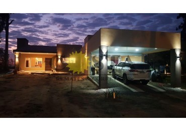 CHALET EN SAN GARA BOATING CLUB. ITUZAINGO. CORRIENTES